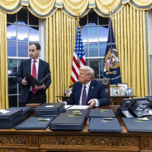Donald Trump începe al doilea mandat cu măsuri hotărâte