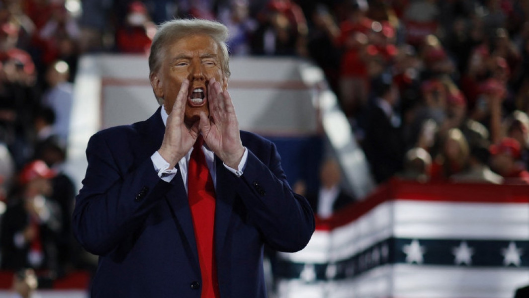 Donald Trump demite patru oficiali guvernamentali și anunță posibile concedieri în masă