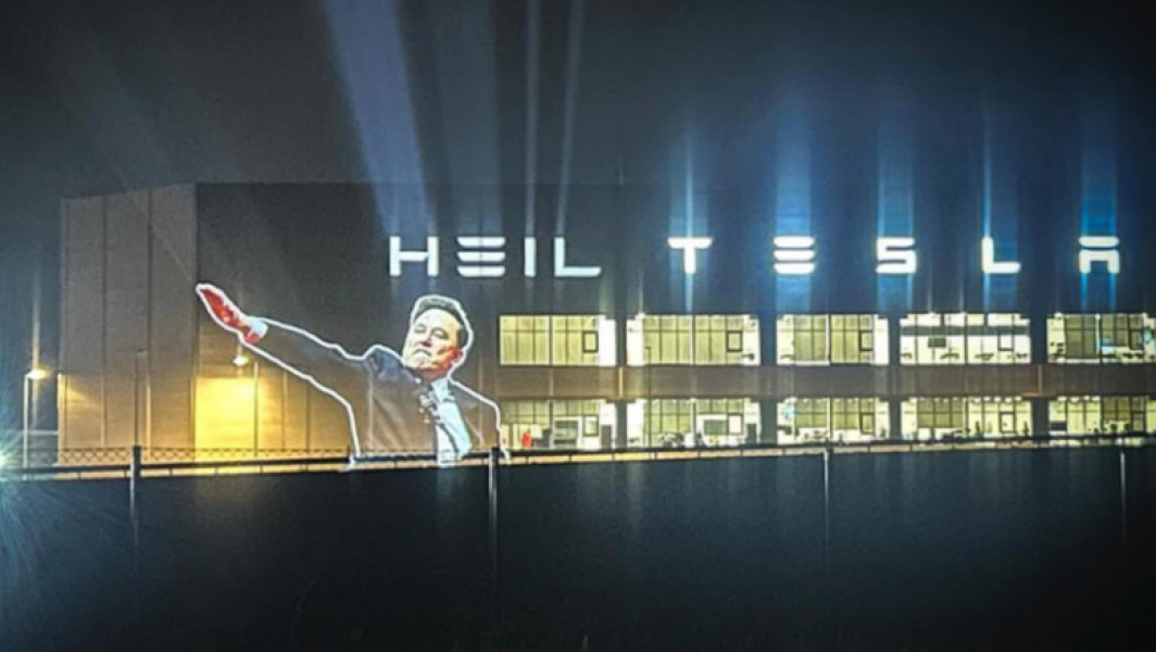 Activisti germani contesta gestul lui Elon Musk la fabrica Tesla din apropiere de Berlin