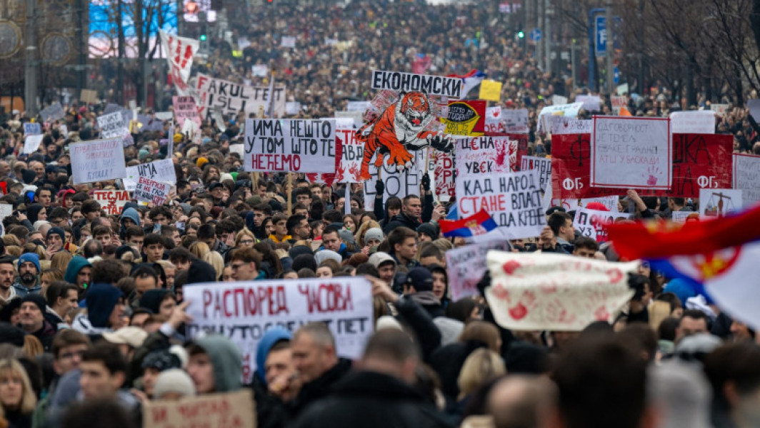 Proteste masive în Serbia pentru corectarea corupției și responsabilizare