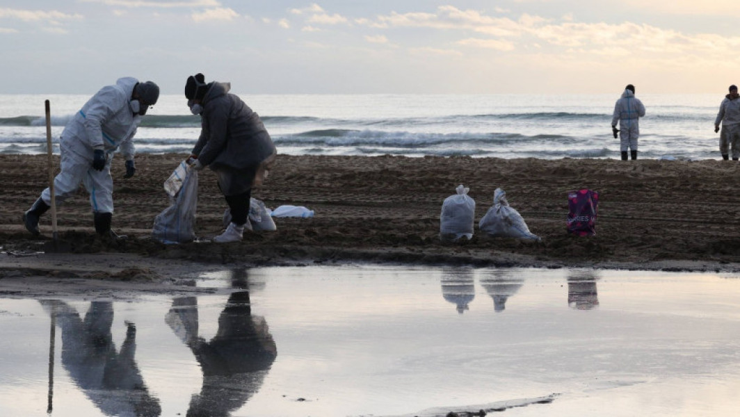 Rusii renunță la vacanțele de vară pe litoral din cauza poluării