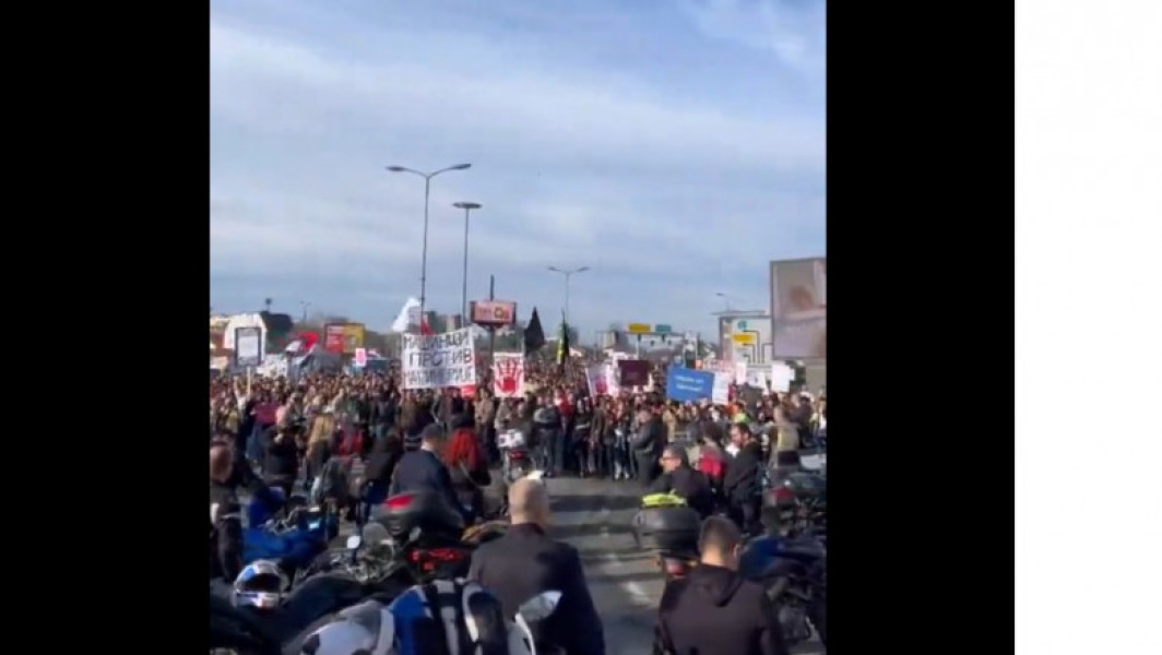 Studenți din Belgrad blochează un nod rutier pentru a protesta împotriva corupției