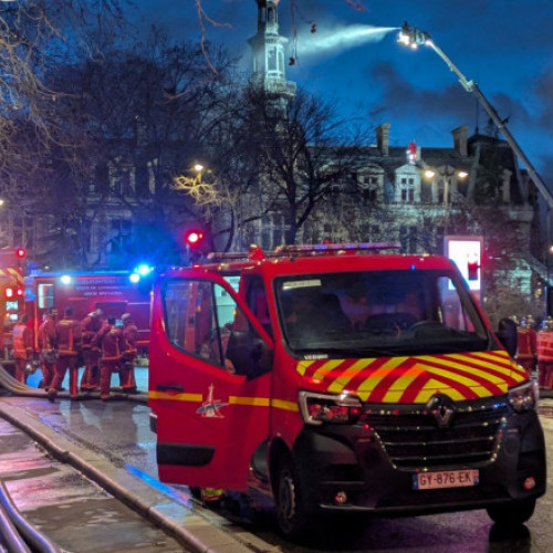 Incendiu la Primăria Arondismentului al XII-lea din Paris