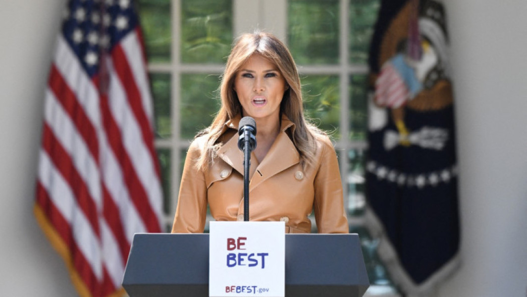 Noul portret oficial al Melaniei Trump, prima-doamnă a SUA