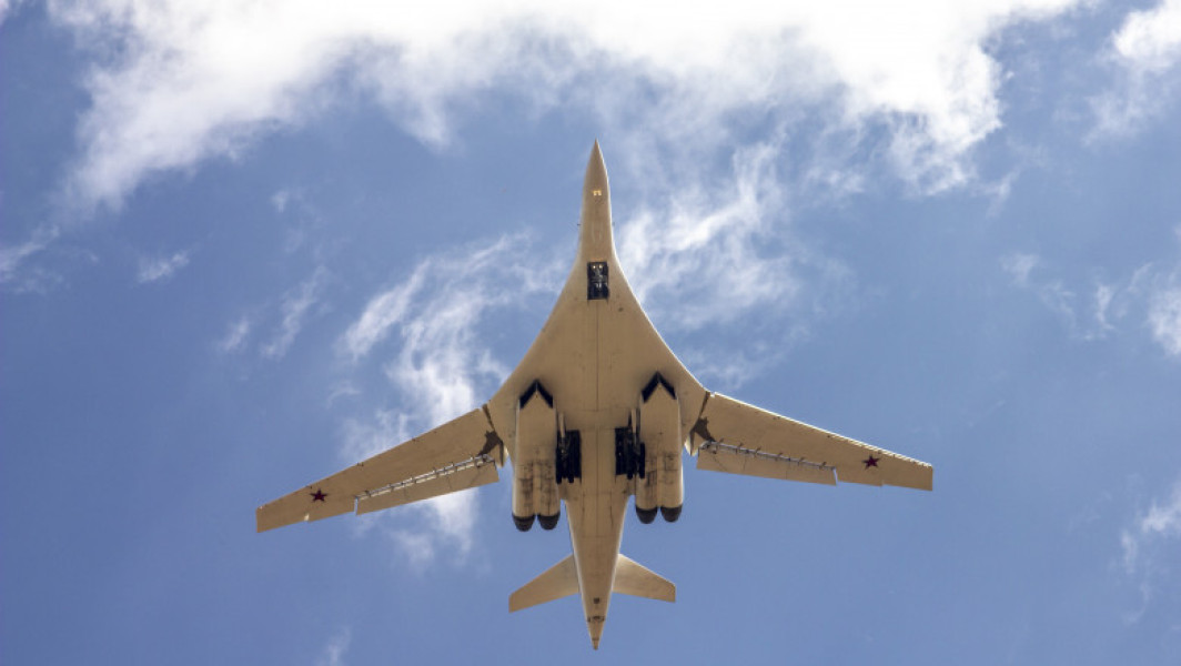 Două bombardiere strategice ruse Tu-160 au zburat deasupra Oceanului Arctic
