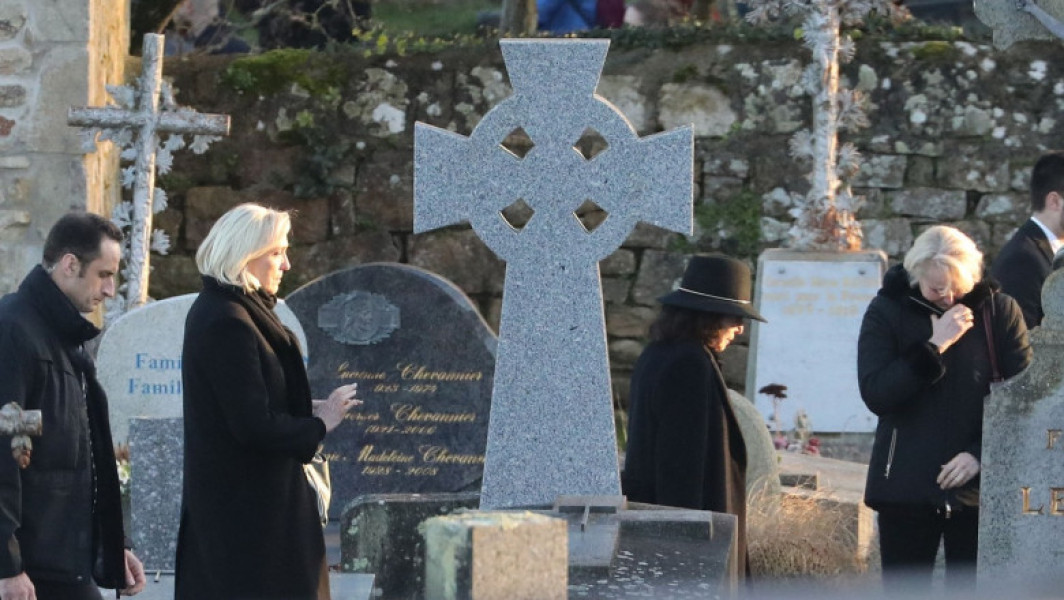 Mormântul lui Jean-Marie Le Pen, vandalizat în Bretania