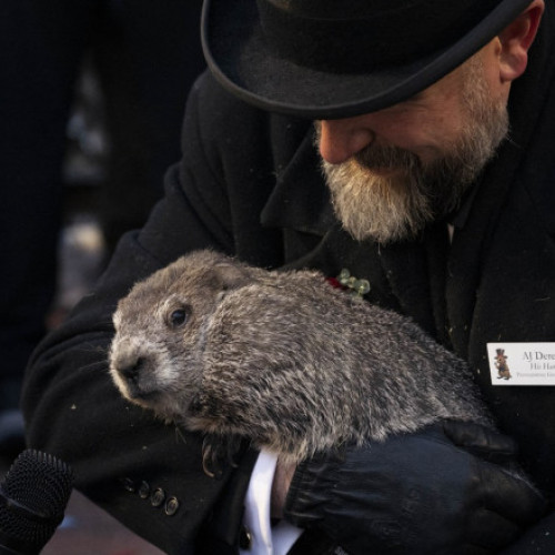 Marmota Phil anunță o iarnă lungă la Gobbler's Knob