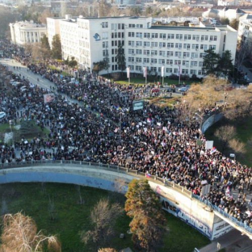 Protestele studenților din Serbia atrag atenția internațională, inclusiv a Madonnei