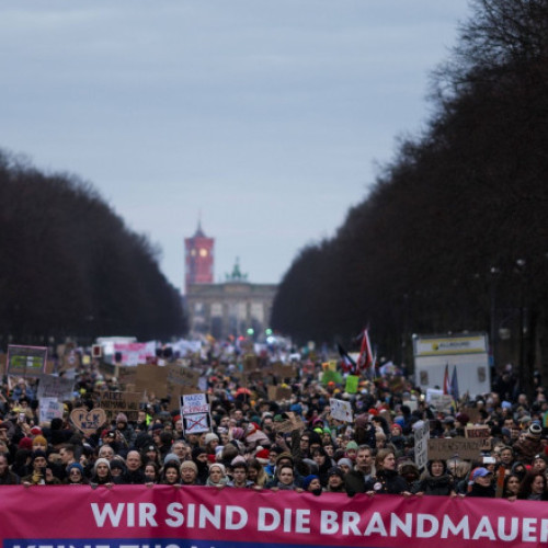 Mii de protestatari la Berlin împotriva alianțelor politice