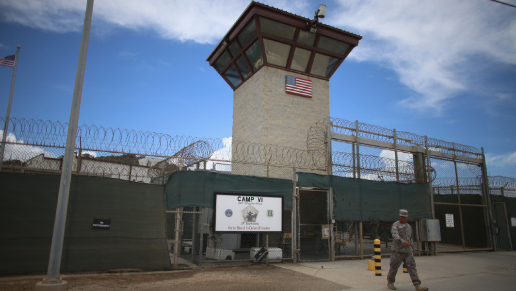 Primele zboruri cu migranți clandestini către Guantanamo Bay, anunțate de Casa Albă