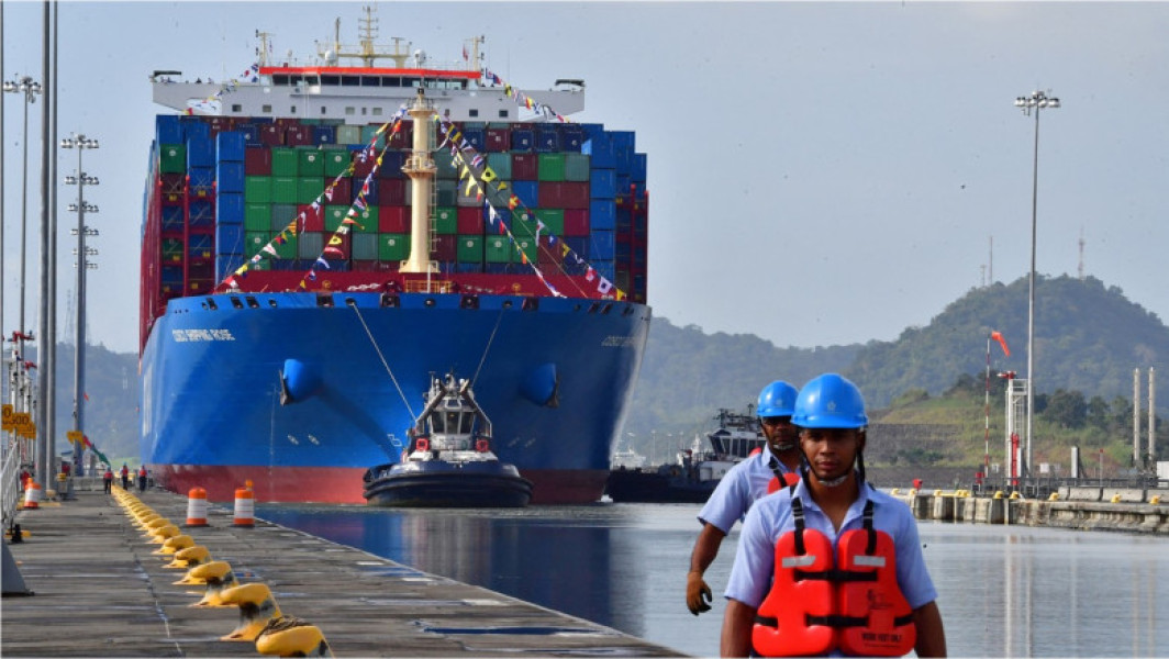 Navele guvernamentale americane vor putea traversa gratuit Canalul Panama