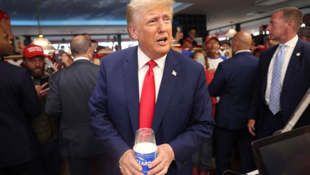 Donald Trump anunță revenirea paielor din plastic