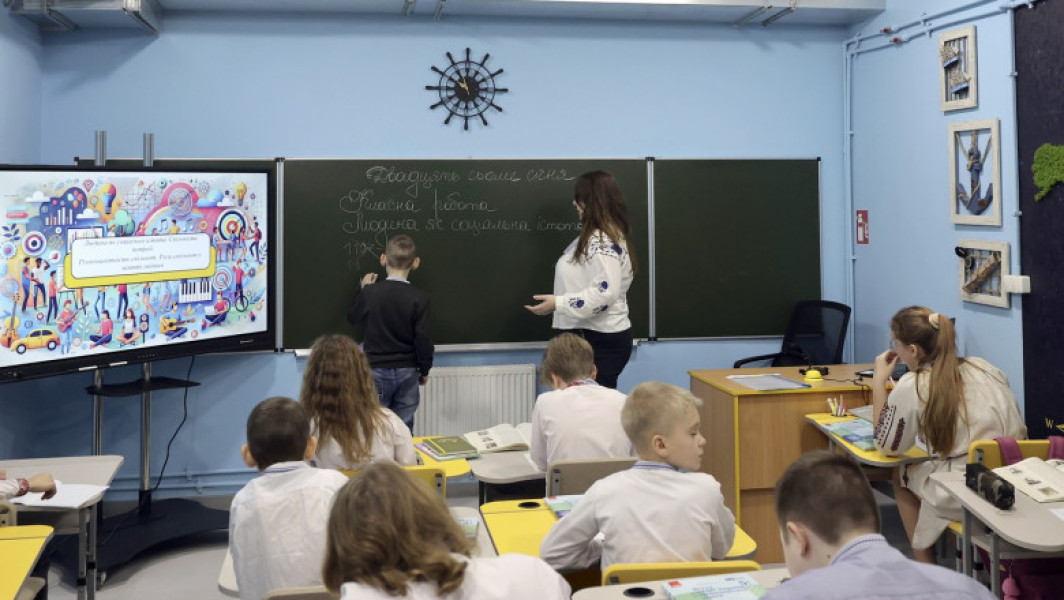 Profesorul din Karabash dezvăluie propaganda militară din școlile rusești