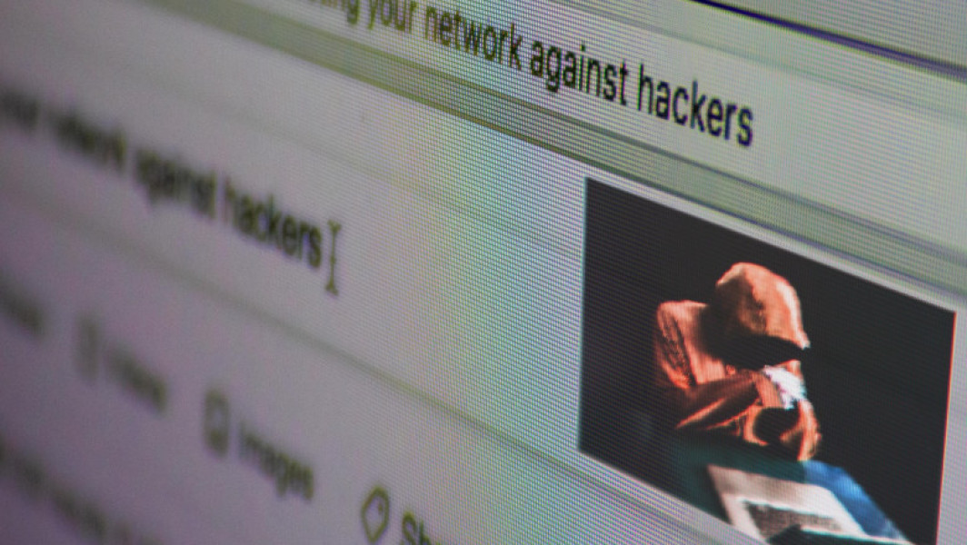 Grupuri de hackeri rusești atacă sistemele informatice ucrainene
