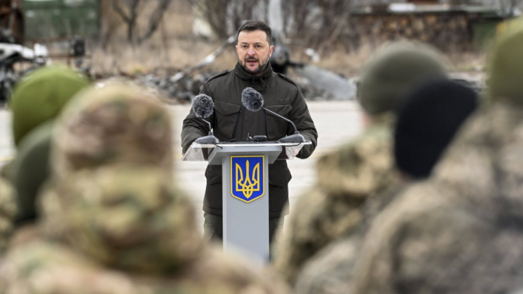 Ucraina își reafirmă aspirațiile către NATO, dar se pregătește pentru un nou scenariu