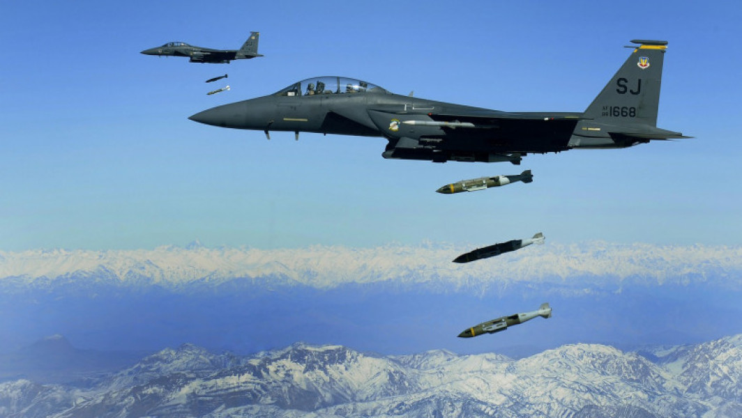 Transport de bombe MK-84 pentru Israel din Statele Unite