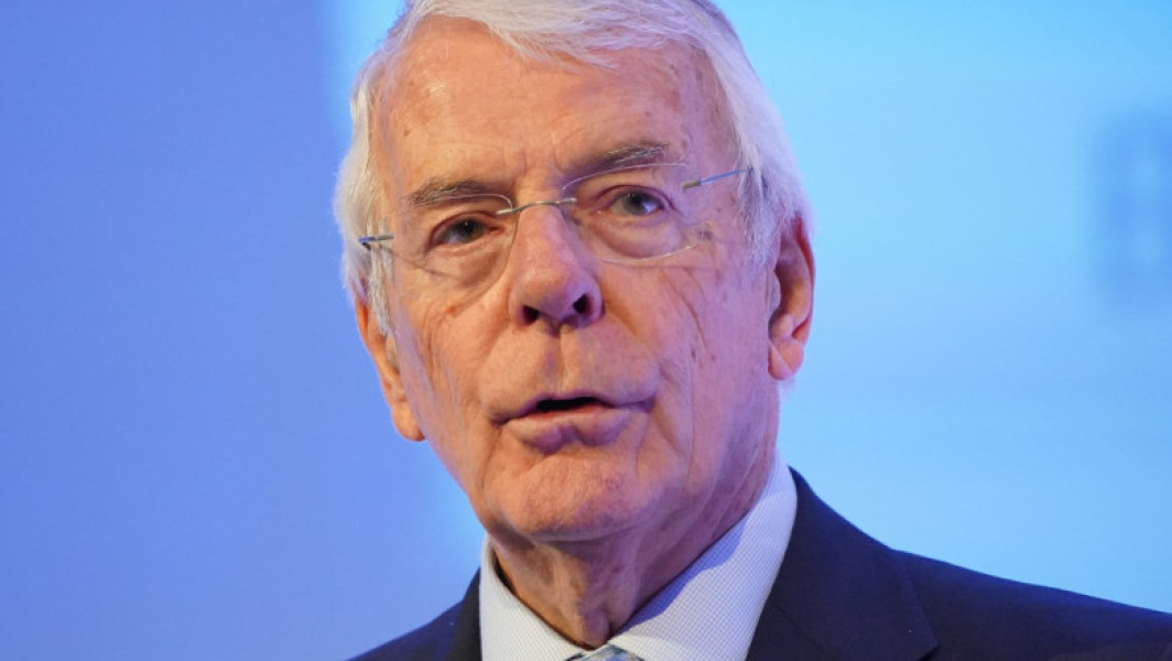 Avertismentul fostului premier britanic Sir John Major cu privire la democrație