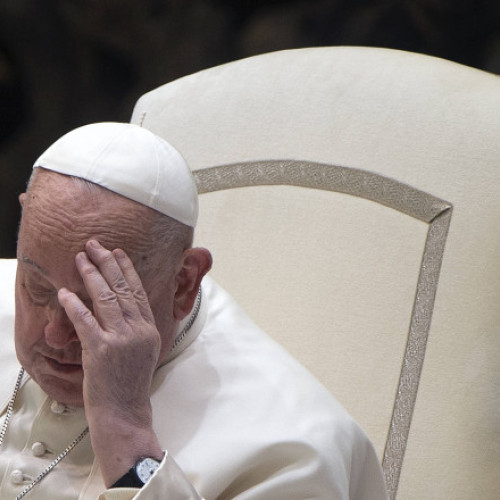 Tratamentul Papei Francisc a fost schimbat din cauza unei infecții respiratorii