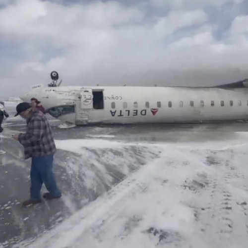 Avion Delta Airlines s-a răsturnat la Aeroportul Pearson din Toronto