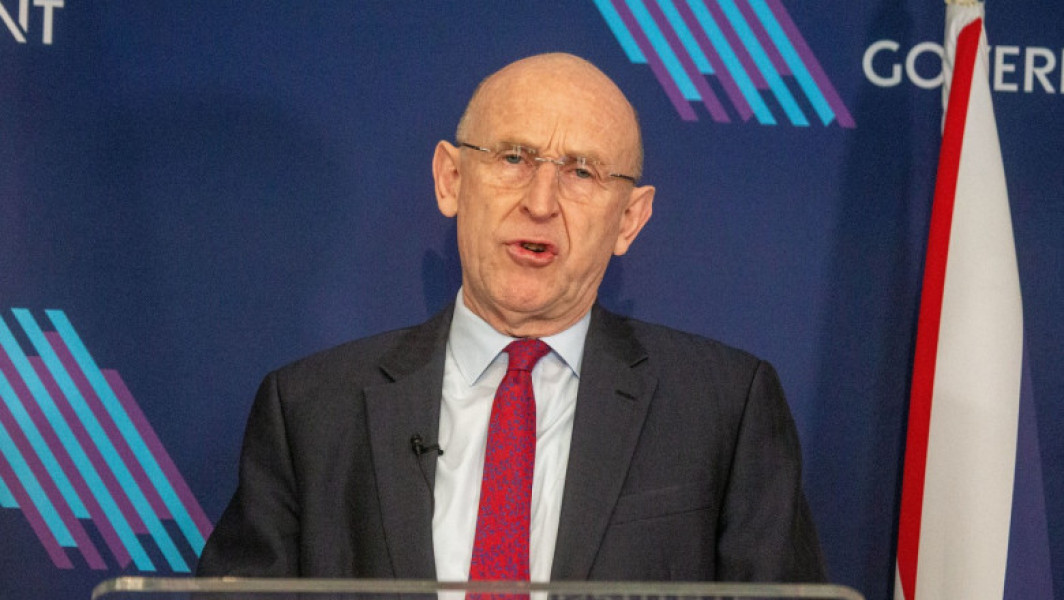 Britanicul Healey avertizează asupra unei noi ere de amenințări