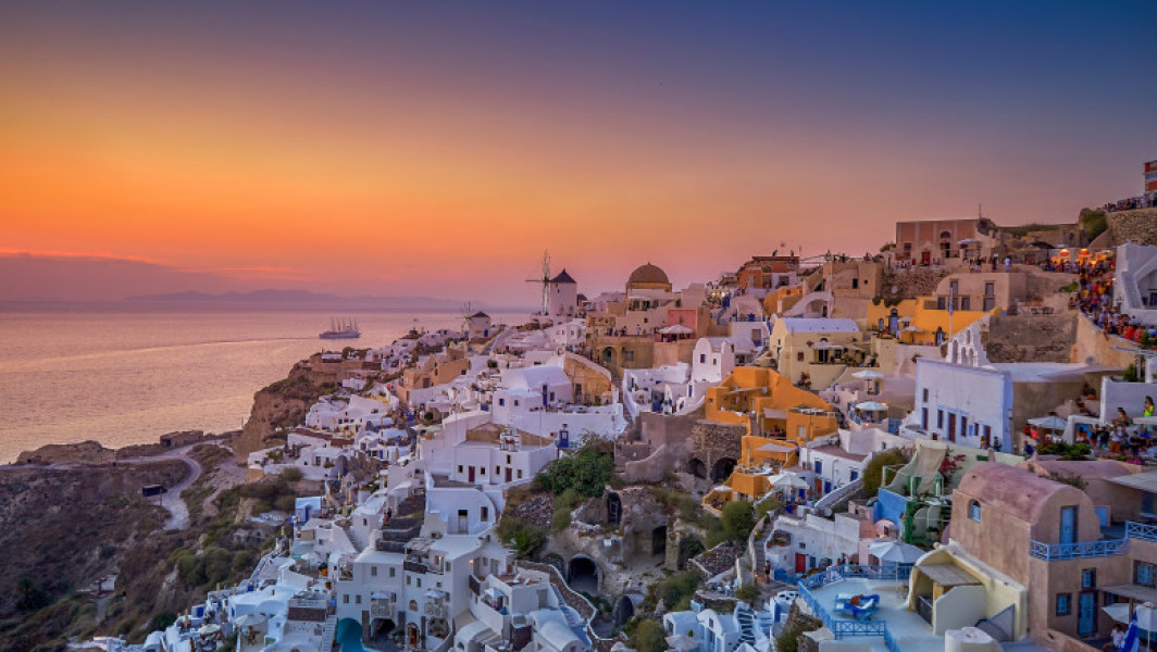 Santorini, în incertitudine din cauza seismelor