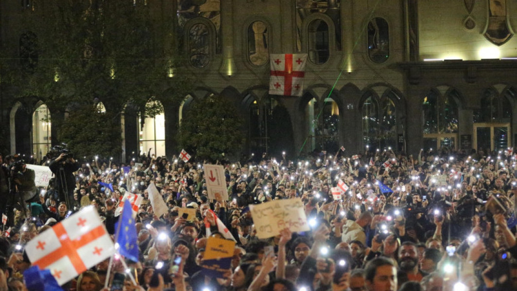 Parlamentul georgian discută un proiect de lege controversat