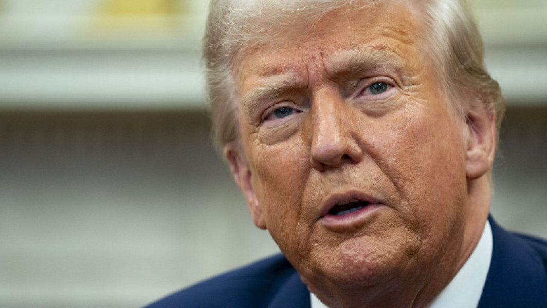 Trump și Macron discută despre pacea în Ucraina