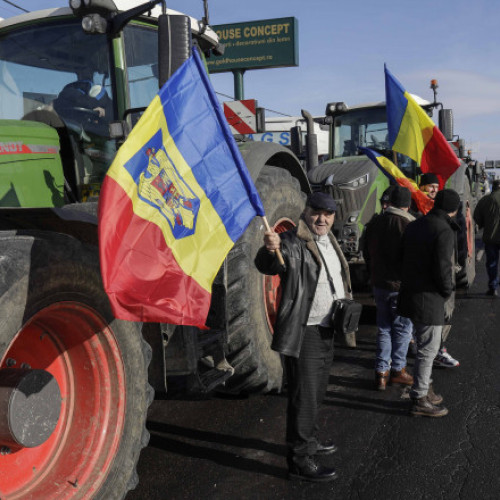 Fermieri și transportatori merg la Ministerul Finanțelor - Poliția raportează blocaje în trafic