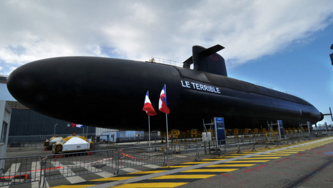 Macron și amplificarea umbrelei nucleare franceze în Europa