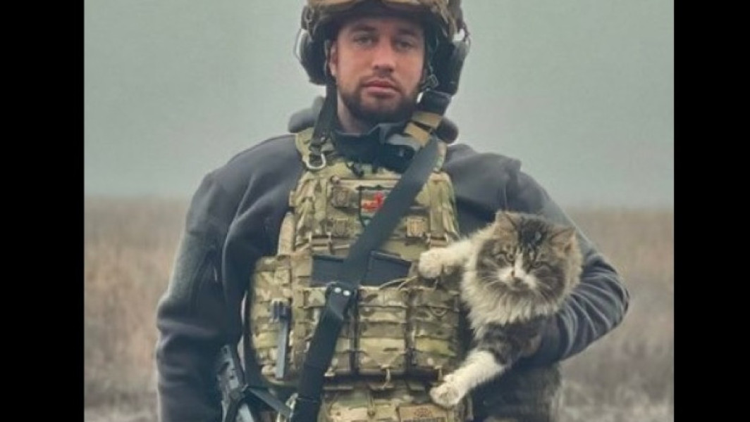 Un militar ucrainean salvează un tânăr în Veneția