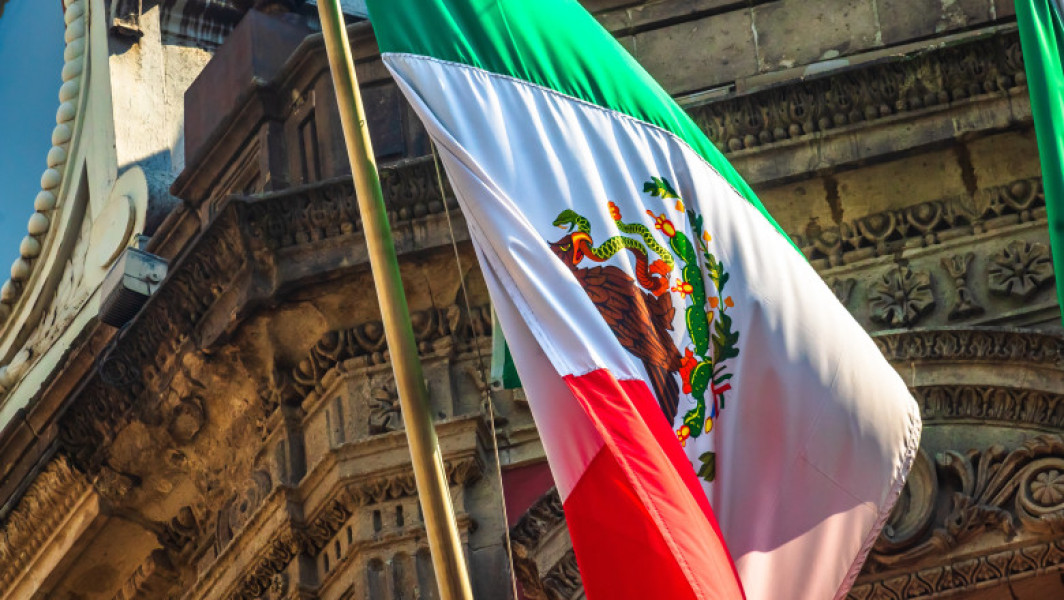 Mexicul adoptă o nouă reformă a Constituției în fața amenințărilor din partea SUA