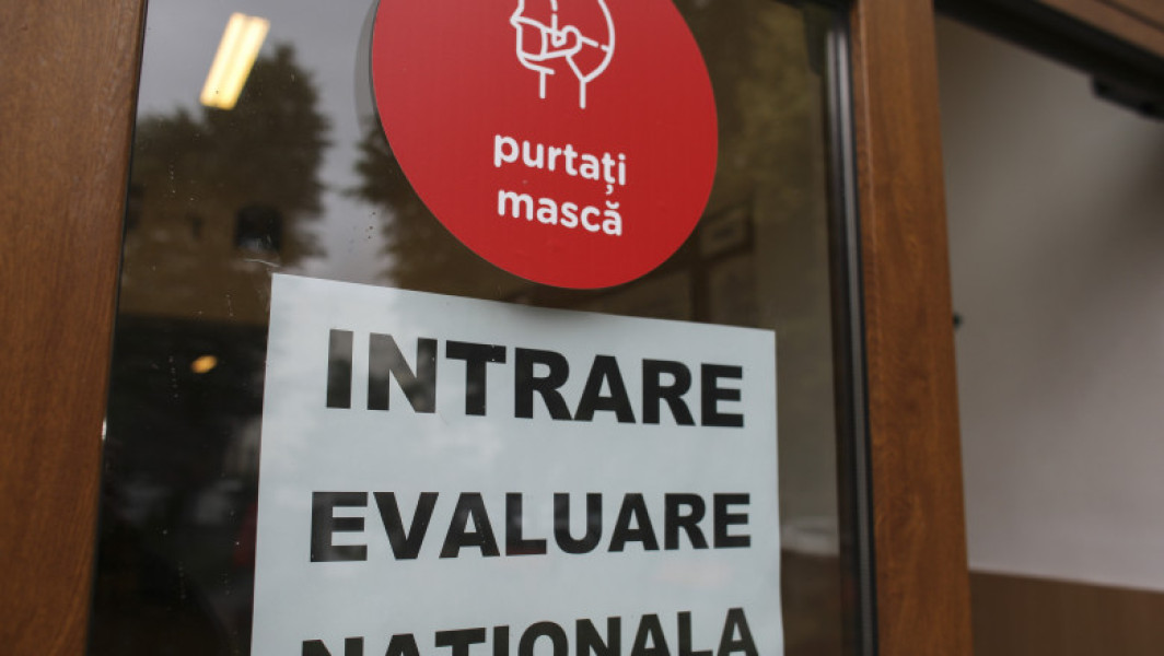 Elevii din clasele a VIII-a susțin simularea Evaluării Naționale
