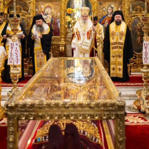 Moastele Sfintei Imparatese Elena, aduse la Manastirea Pantocrator