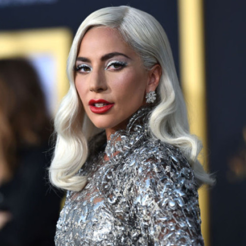 Lady Gaga atrage peste 2 milioane de fani la un concert pe plaja Copacabana