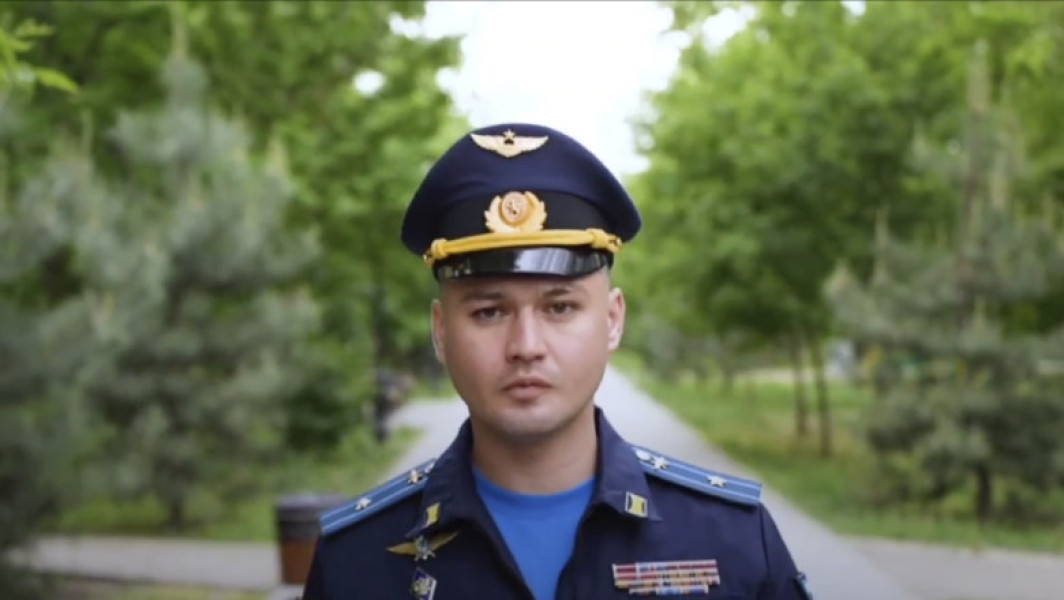 Viceguvernator rus și veteran proeminent al sprijinului pentru războiul Moscovei din Ucraina, Zaur Aleksandrovici Gurtiev, în vârstă de 29 de ani, a fost ucis într-o explozie produsă joi dimineața în sudul Rusiei, citează CNN. Potrivit autorităților ruse, explozia s-a produs pe o stradă din Stavropol, unde Gurtiev se întâlnea cu un alt bărbat. Ancheta preliminară indică faptul că dispozitivul exploziv utilizat a fost artizanal, menționează Comitetul de Investigatii al Rusiei într-un comunicat emis joi.