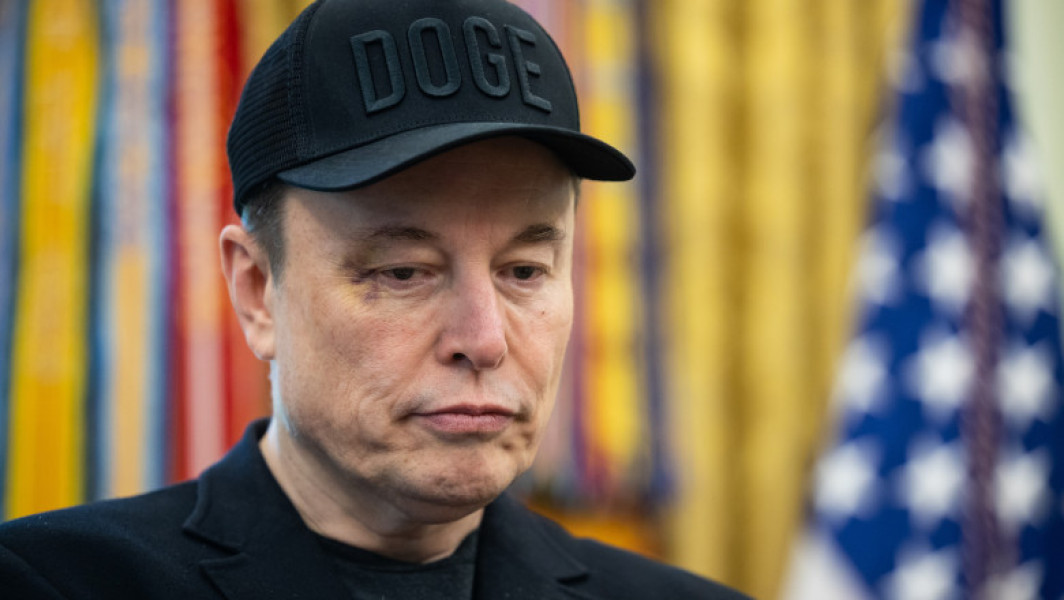 Elon Musk, cu vânătăi pe față după o joacă cu fiul său, explică incidentul în Biroul Oval