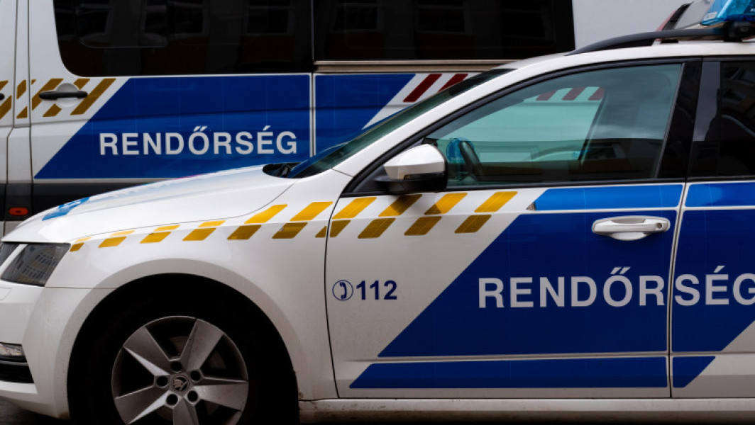 Ungaria a intrat oficial în vigoare o nouă lege antidrog, menită să intensifice lupta împotriva traficanților de stupefiante, anunță Laszlo Horvath, însărcinatul Guvernului ungar pentru combaterea traficului de droguri. Potrivit acestuia, măsurile drastice includ sechestru asupra bunurilor folosite în activități ilegale, chiar dacă acestea aparțin unor alte persoane. Horvath menționează că recidivistii nu vor mai avea dreptul la eliberare condiționată, iar consumatorii pot scăpa de pedeapsă doar dacă colaborează cu autoritățile.