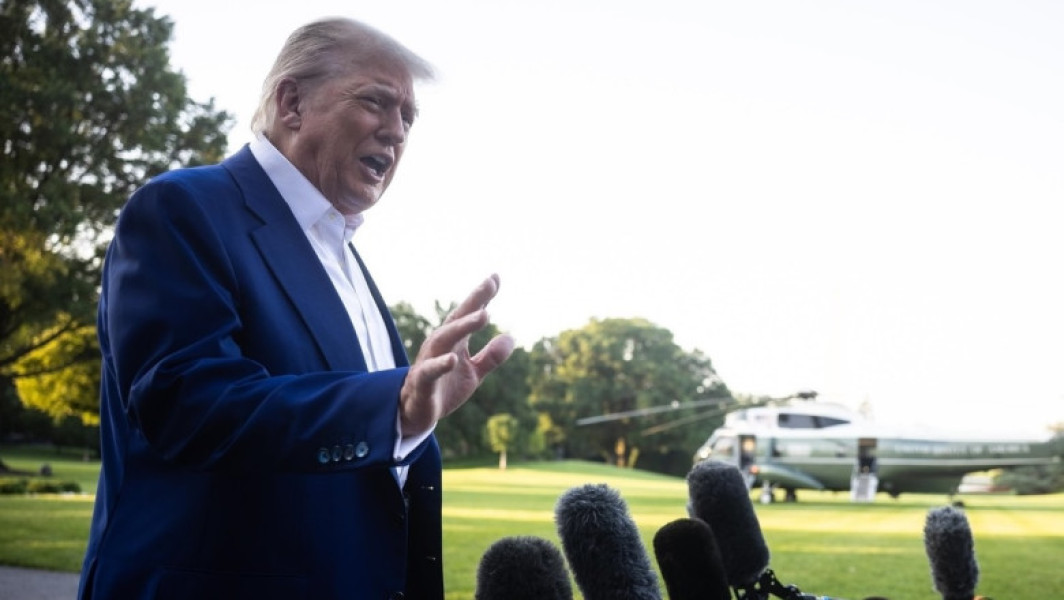 Trump critică livrările de arme către Ucraina și discută cu Putin despre situația din regiune