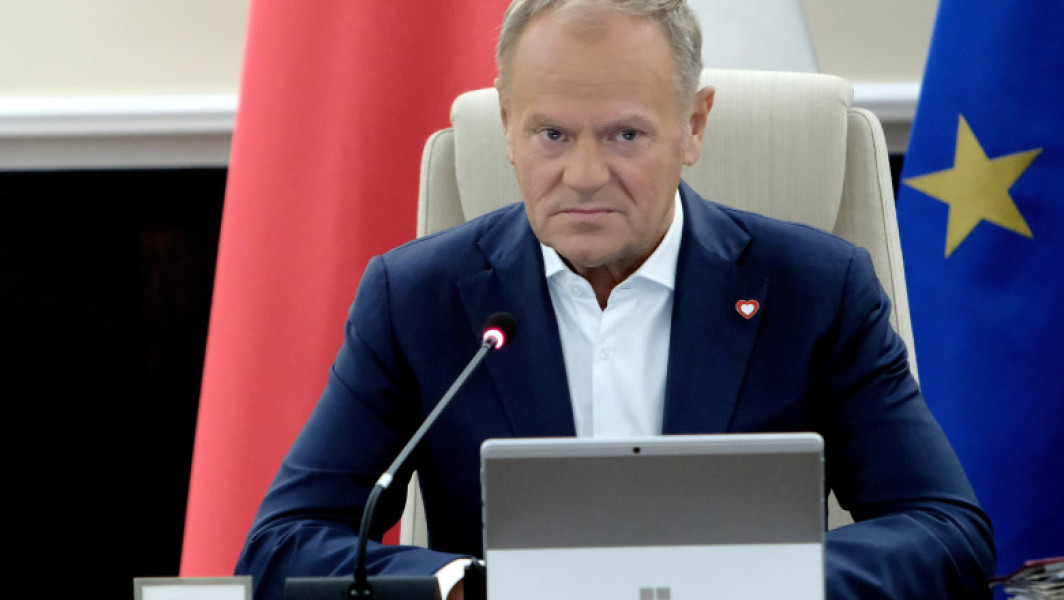 Rusia s-ar putea pregăti mai devreme decât se estima pentru confruntarea cu Europa, chiar până în 2027, afirmă premierul polonez Donald Tusk. După discuțiile cu generalul Alexus G. Grynkewich, comandantul suprem al forțelor aliate din Europa, Tusk a declarat că acesta a confirmat că Moscova ar putea fi pregătită pentru o confruntare militară cu Europa începând din 2027.