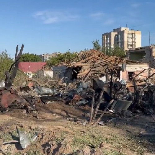 Video&Foto Rusia a atacat cu rachete orașul Mîkolaiv, din sudul Ucrainei. Şapte persoane au fost rănite