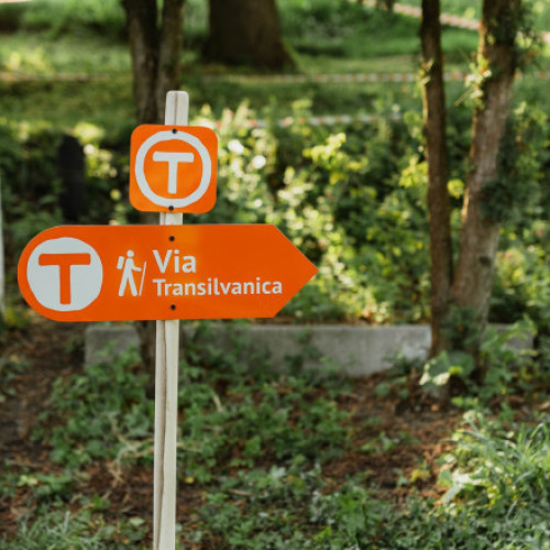 Via Transilvanica este oficial reglementată. Traseul conectează peste 12 situri UNESCO