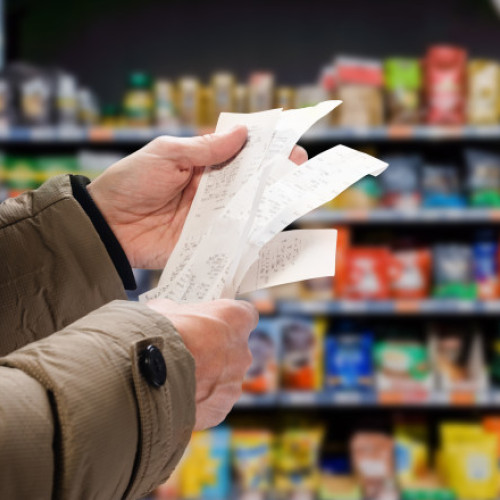 Prețurile alimentelor de bază au crescut ușor în august, sub nivelul majorării TVA