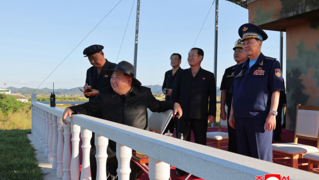 Kim Jong Un supervizează testarea dronelor strategice și promovează implementarea inteligenței artificiale în armată