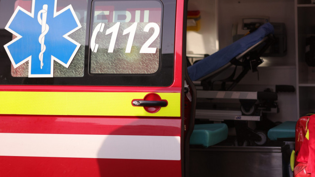 Băiat de 7 ani a murit electrocutat în Sector 2 în timp ce se juca cu un radio