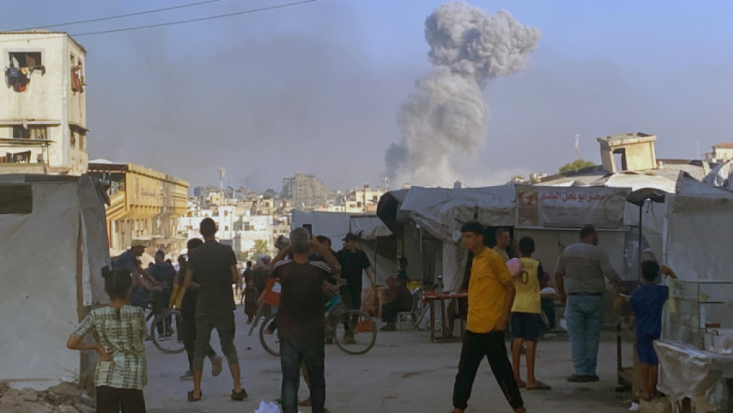 Israel intensifică atacurile în Gaza, raportând zeci de decese în urma ofensivelor
