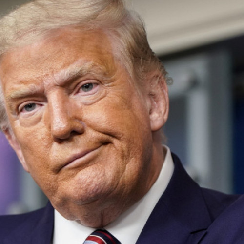 Donald Trump acuză televiziunea americană de știri „ilegale” și apără comisarul FCC