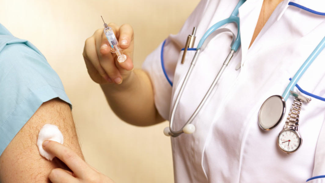 Dozele de vaccin antigripal sunt disponibile în farmacii cu acoperire totală pentru anumite categorii de persoane