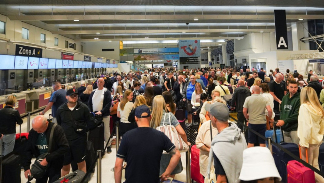 Atac cibernetic asupra Collins Aerospace afectează traficul pe aeroporturi majore europene