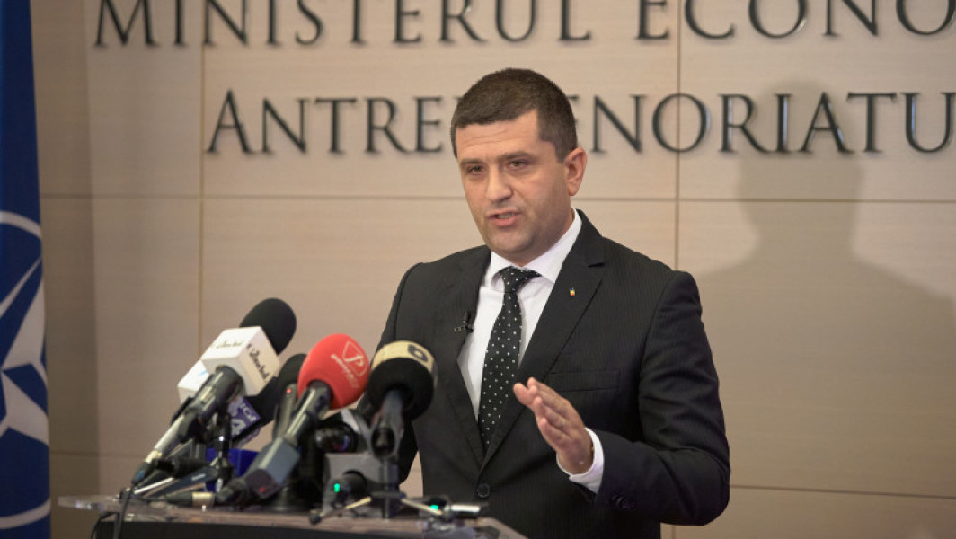 Ministrul Economiei: Reducerea personalului din primării nu va afecta funcționarea comunelor