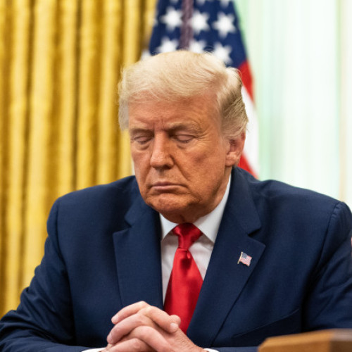 Președintele Trump recomandă Tylenol pentru femeile însărcinate în contextul autismului